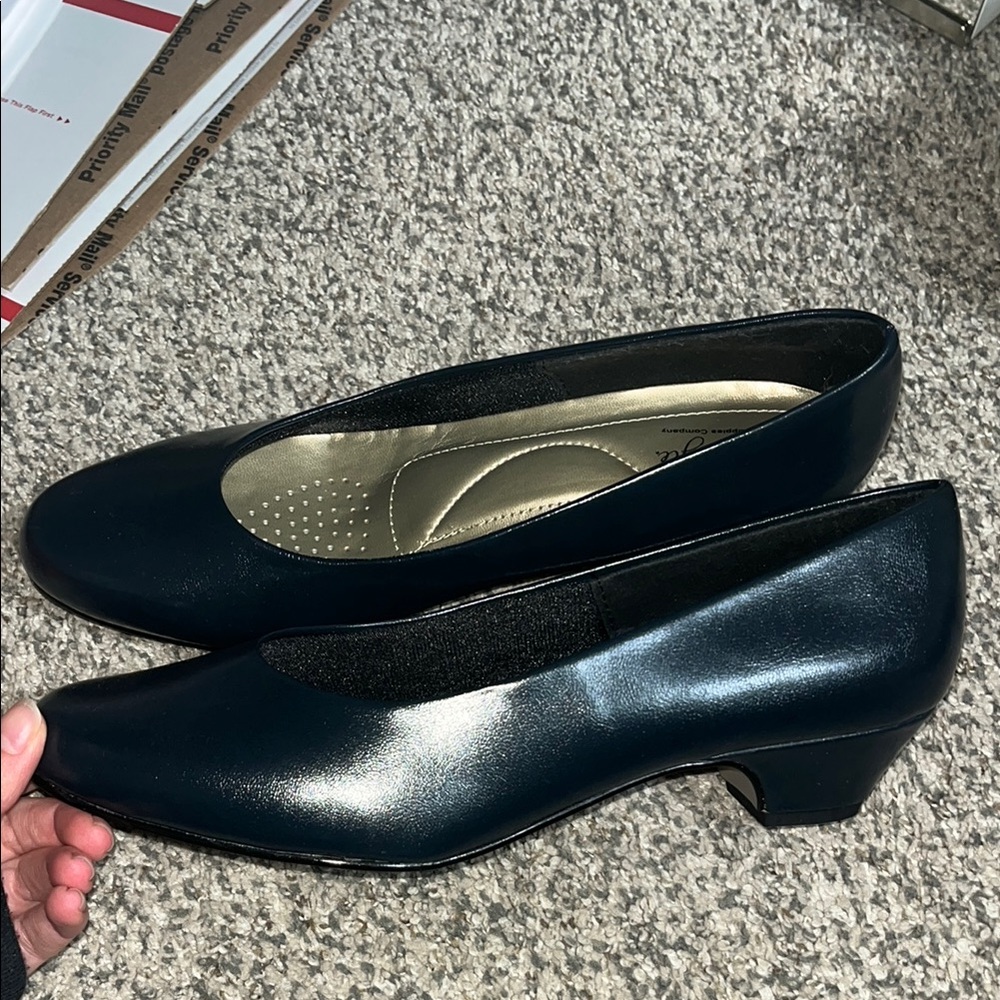 Soft Style Blue Flats Versatile Comfort